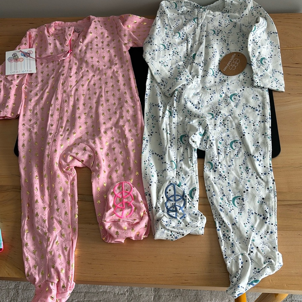 Egg by Susan Lazar zip footies sz 9 months